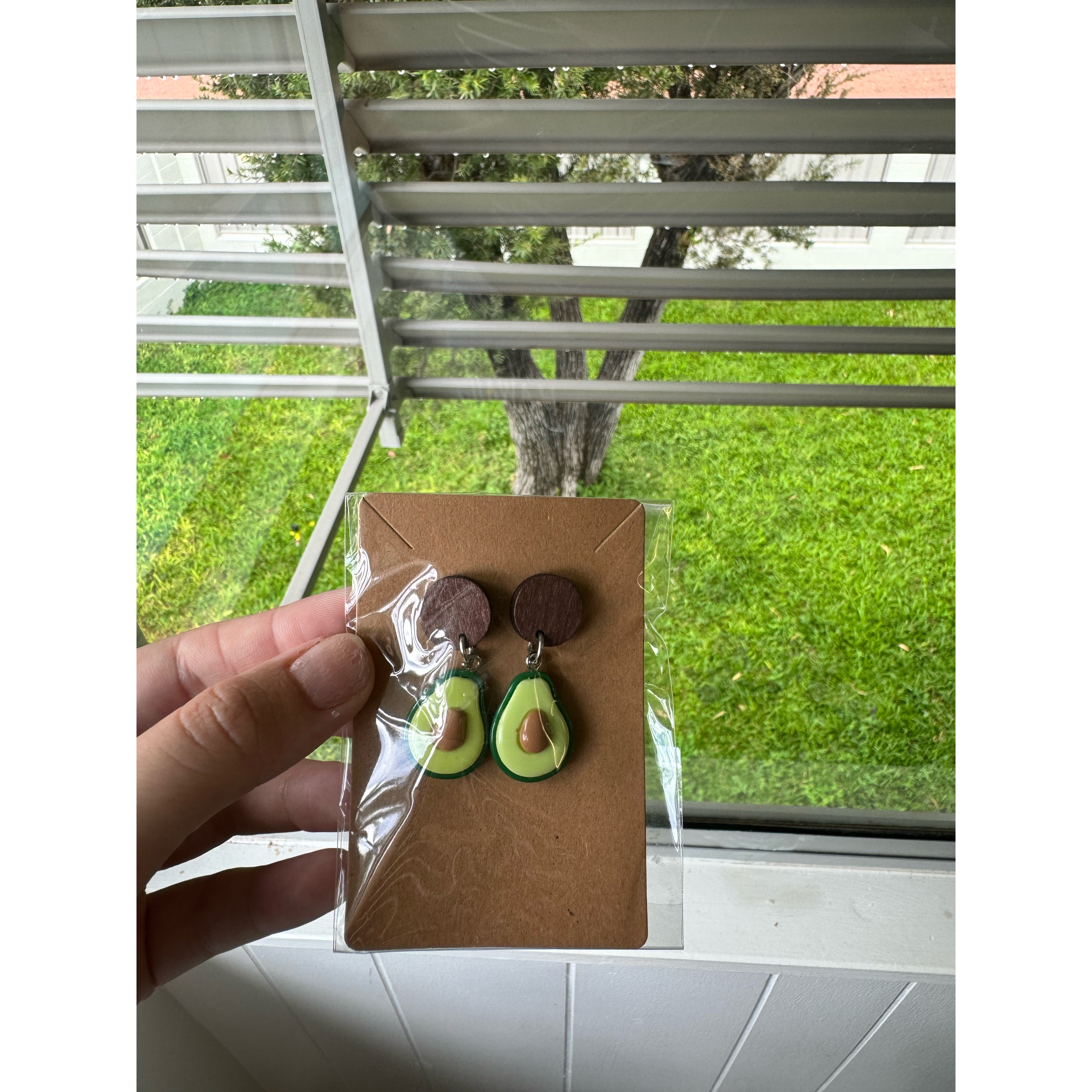 Wood with Avo Dangle