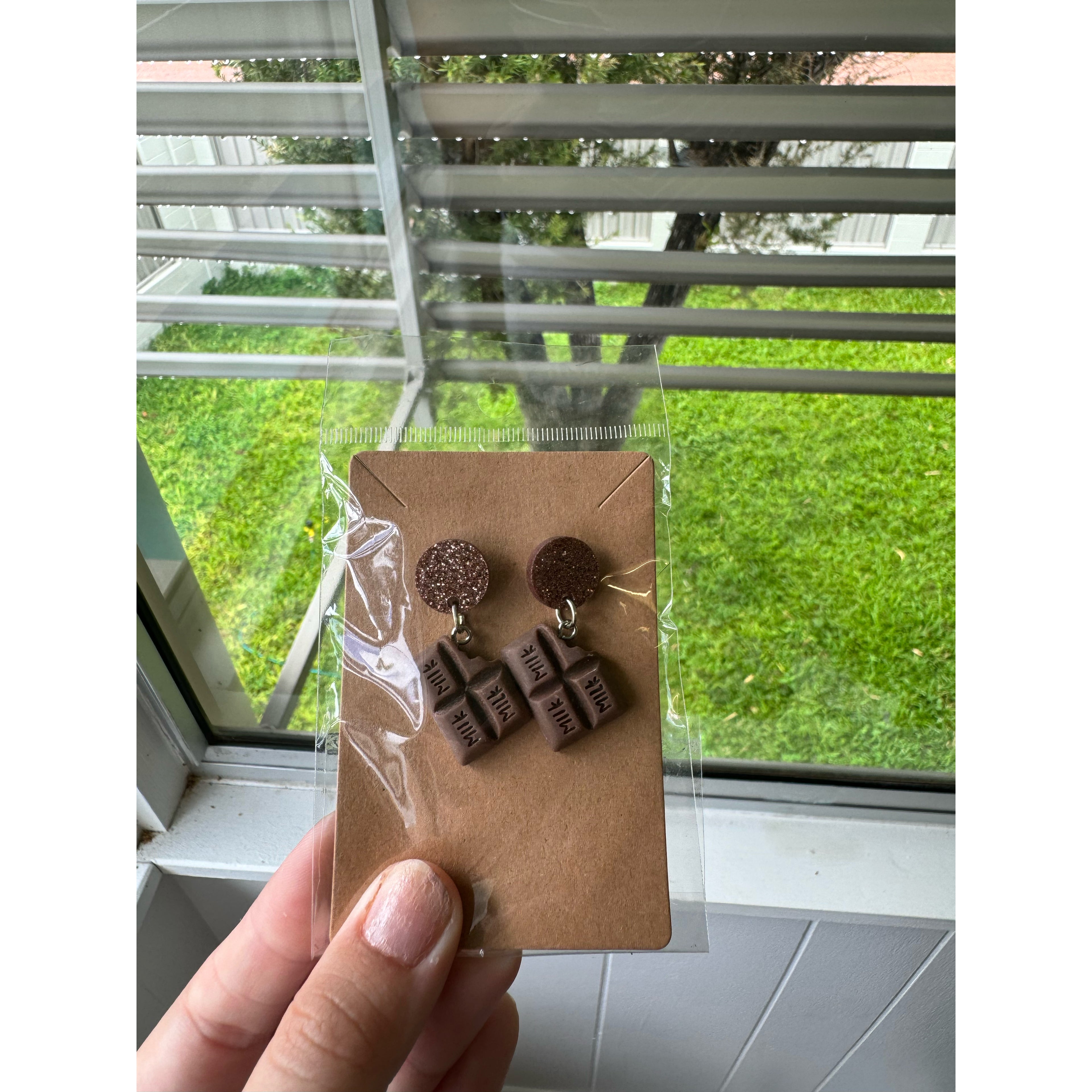 Brown Glitter with Brown Milk Chocolate Dangle