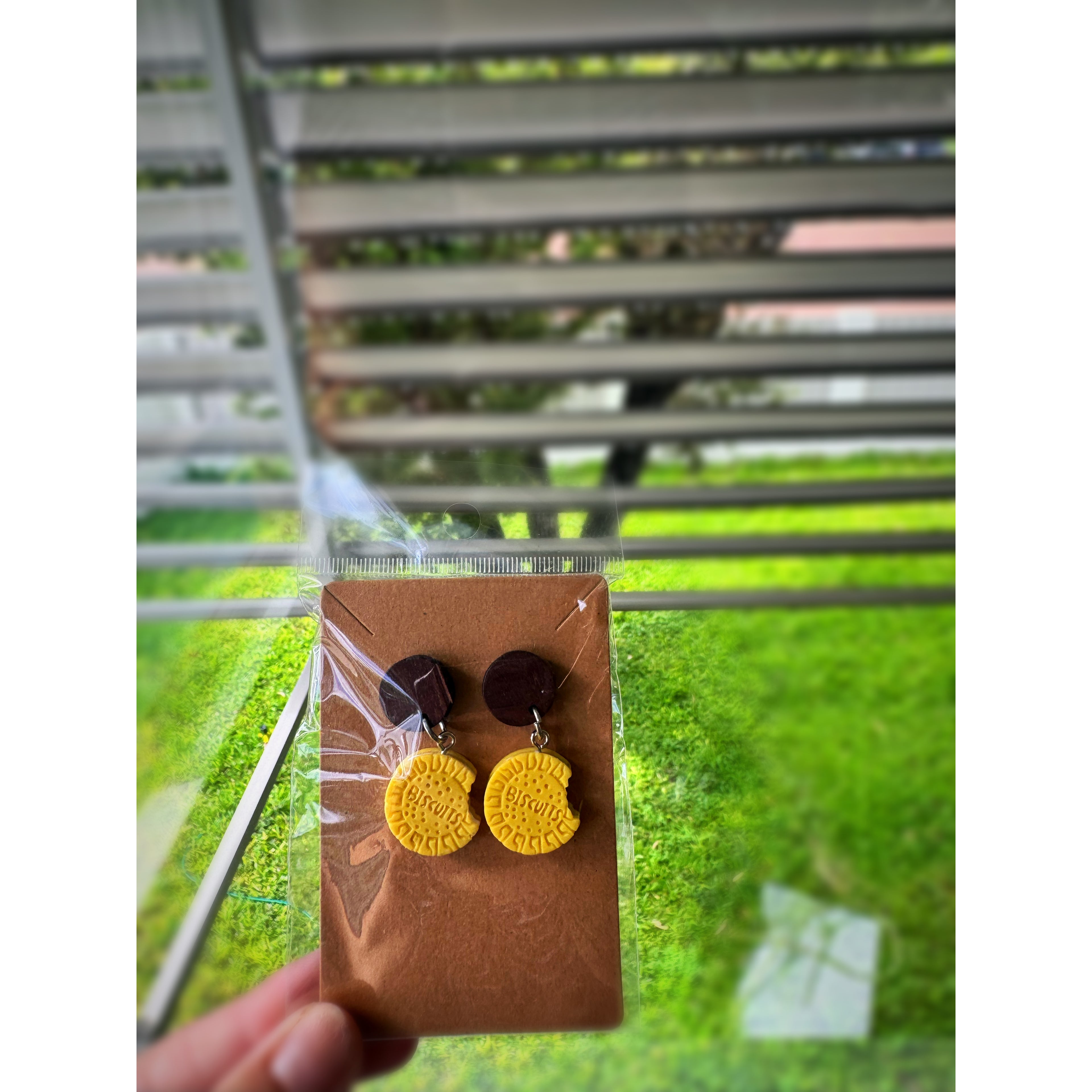 Wood with Yellow Oreo